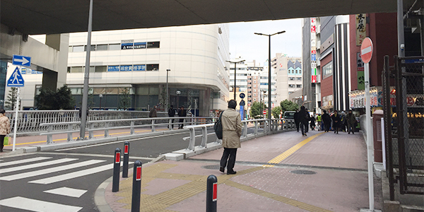 横浜駅から徒歩5分